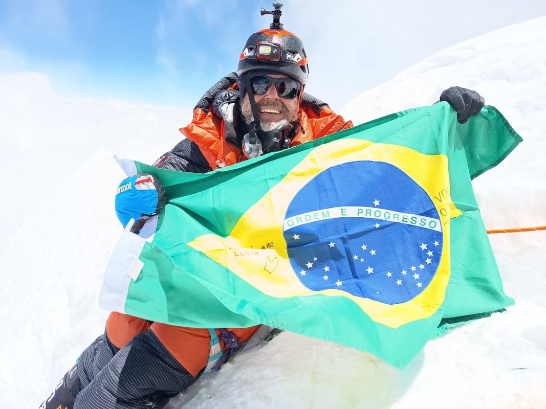 Dino - Divulgador de Noticias