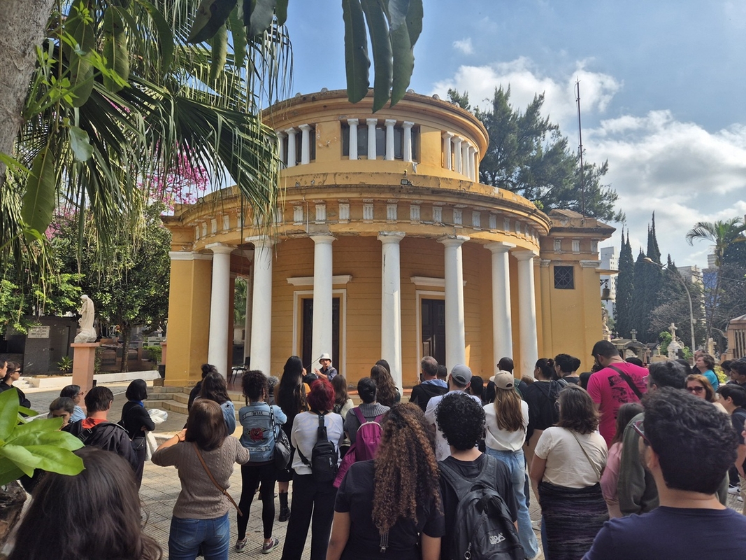 Dino - Divulgador de Noticias