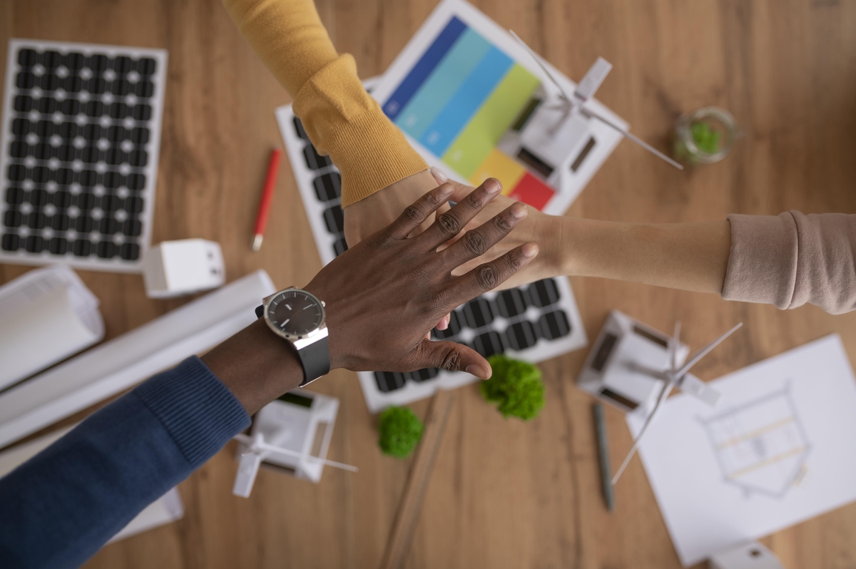 Dino - Divulgador de Noticias