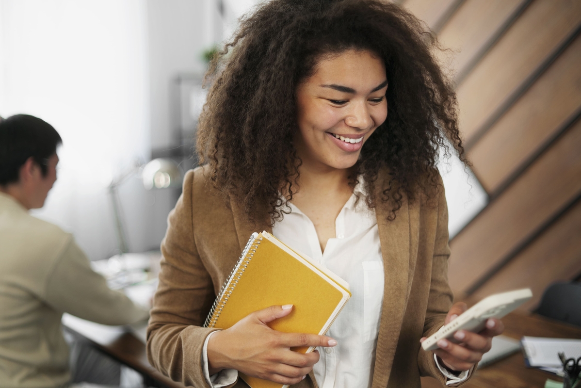 Dino - Divulgador de Noticias