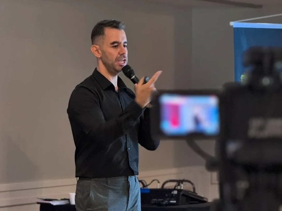 Dino - Divulgador de Noticias