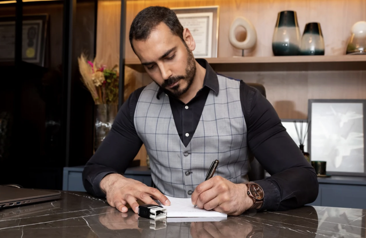 Dino - Divulgador de Noticias