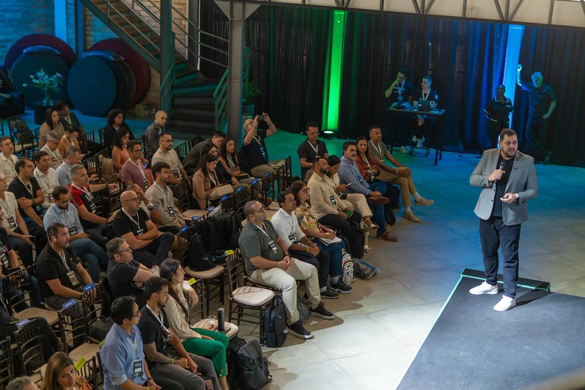 Dino - Divulgador de Noticias